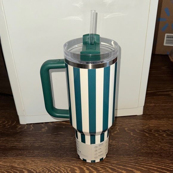 The Quencher H2.0 Flowstate™ Tumbler | 40 OZ - Picture 5 of 5